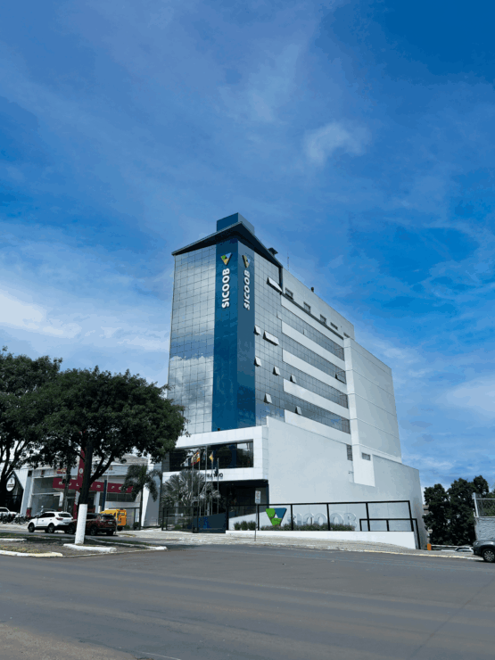 Sicoob MaxiCrédito comemora 41 anos de história