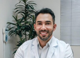 Sua dentadura fica caindo, machucando e atrapalhando na hora de comer?